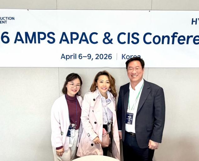 Ms Siew Yen Yen, Ms Jennifer Loh and Mr Byoung Soo(BS), Kim. Vice President - Head of AMPS Division